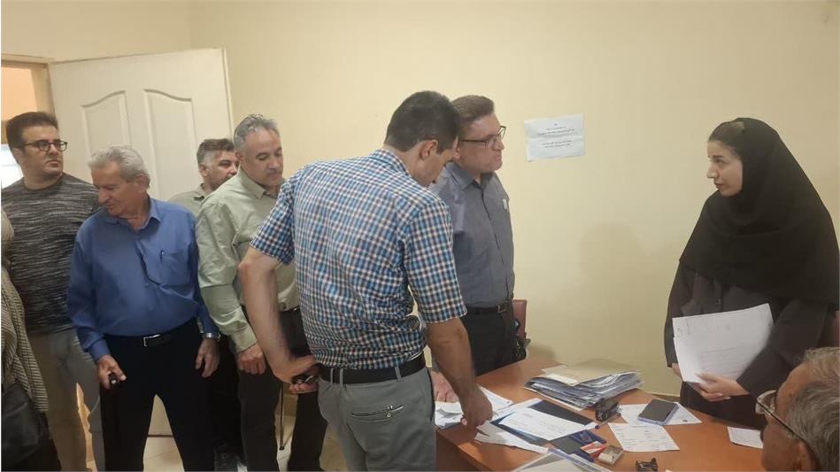 بازدید مدیر استان خوزستان از دفتر اسناد درمانی بازنشستگان در خانه اندیمشک