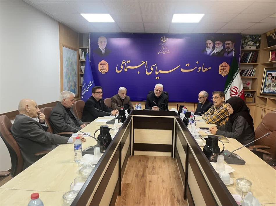 تجلیل از بازنشستگان نمونه استانی 1405 در استانداری خوزستان