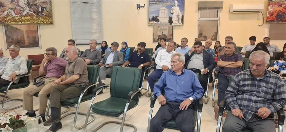 نشست تخصصی شاهنامه شناسی در خانه امید بازنشستگان کشوری اندیمشک